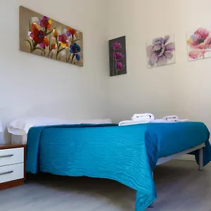 Center Train Station Apartment